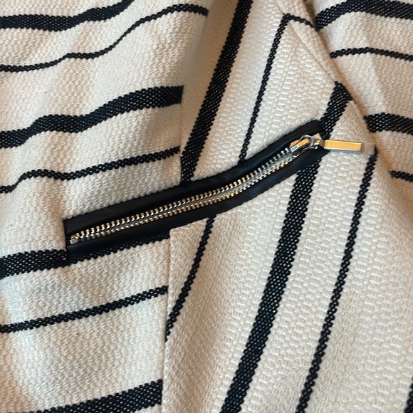 Chico’s blazer size “0” - Picture 4 of 10